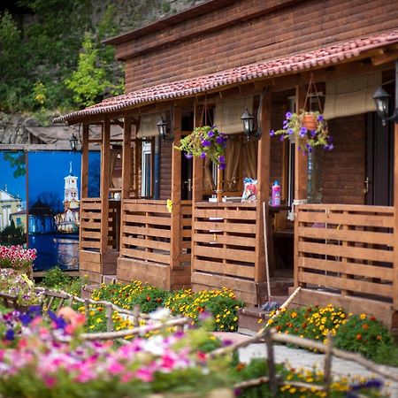 Bilya Richky Hotel Kamjanez-Podilskyj Exterior foto