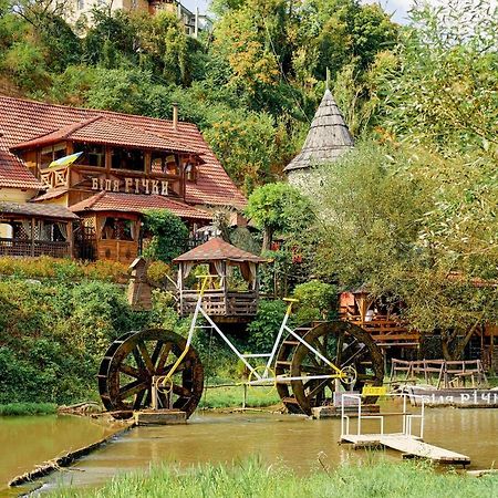 Bilya Richky Hotel Kamjanez-Podilskyj Exterior foto
