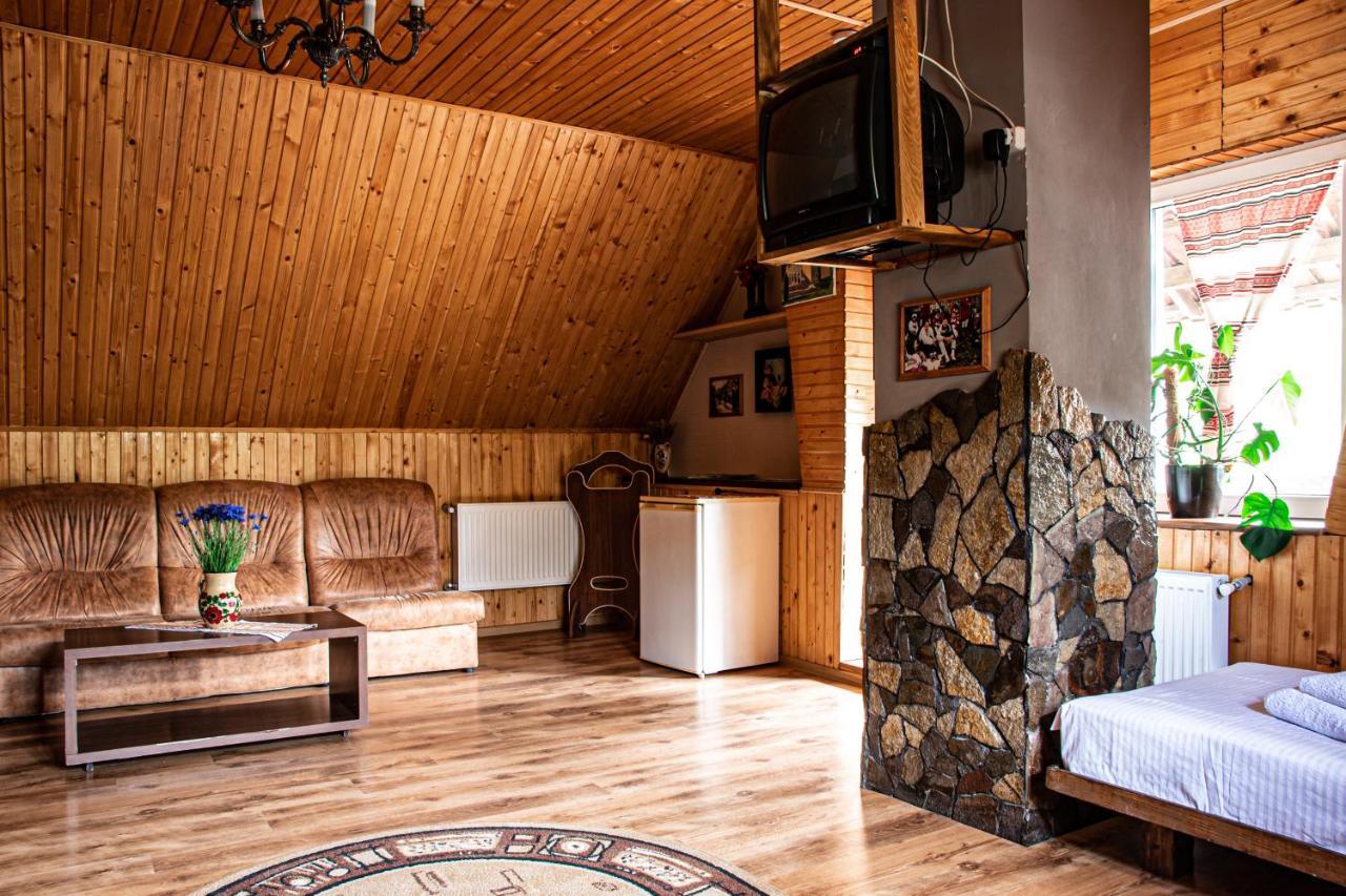 Bilya Richky Hotel Kamjanez-Podilskyj Exterior foto