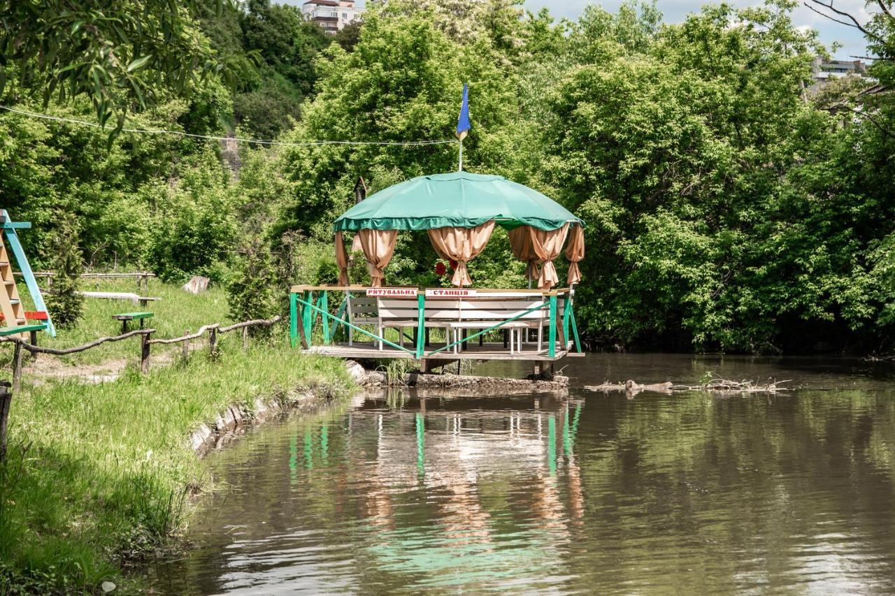 Bilya Richky Hotel Kamjanez-Podilskyj Exterior foto