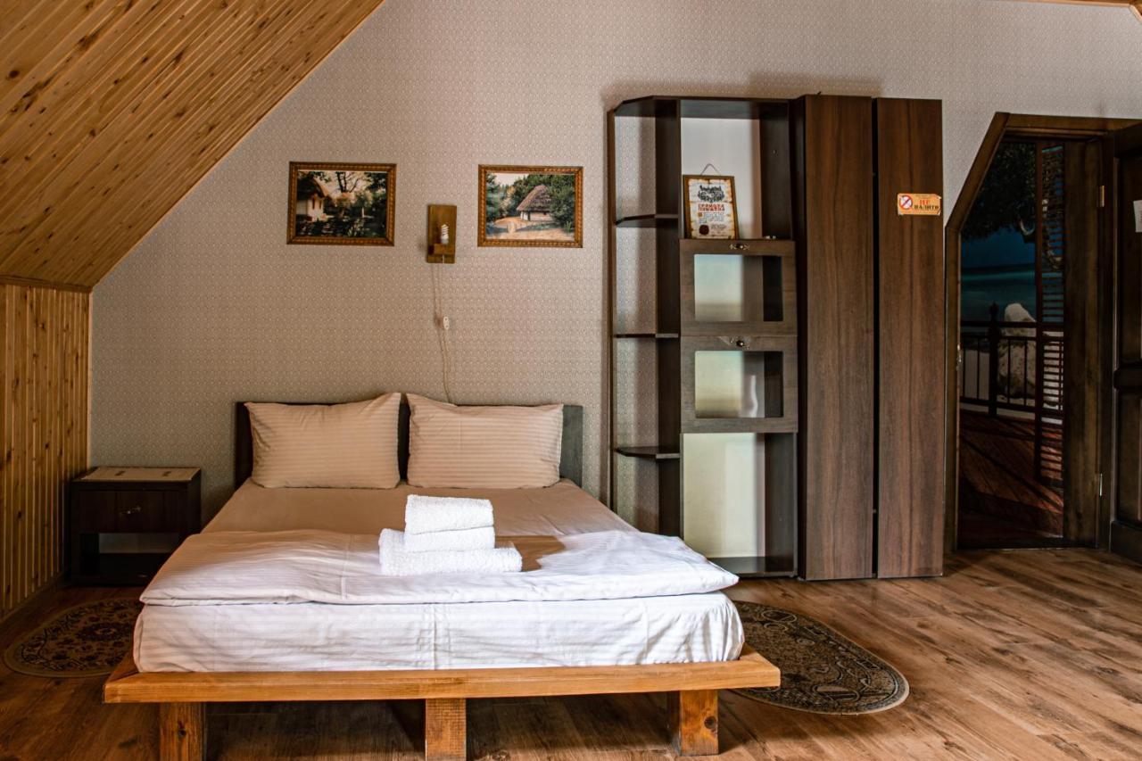 Bilya Richky Hotel Kamjanez-Podilskyj Exterior foto