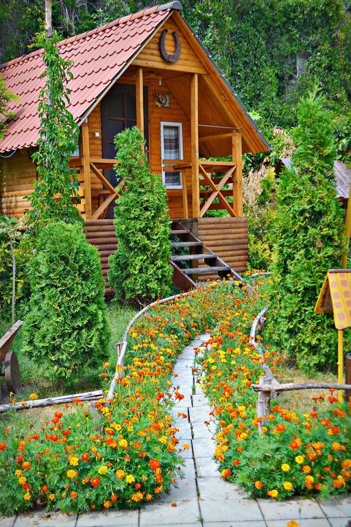 Bilya Richky Hotel Kamjanez-Podilskyj Exterior foto