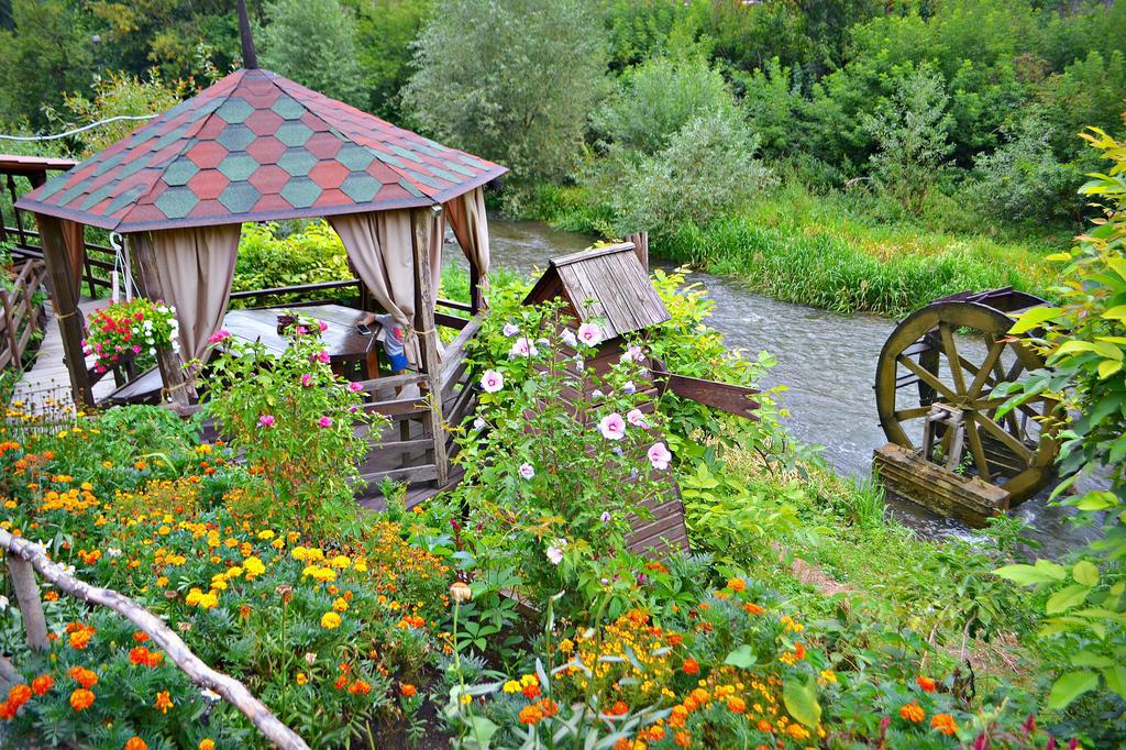 Bilya Richky Hotel Kamjanez-Podilskyj Exterior foto