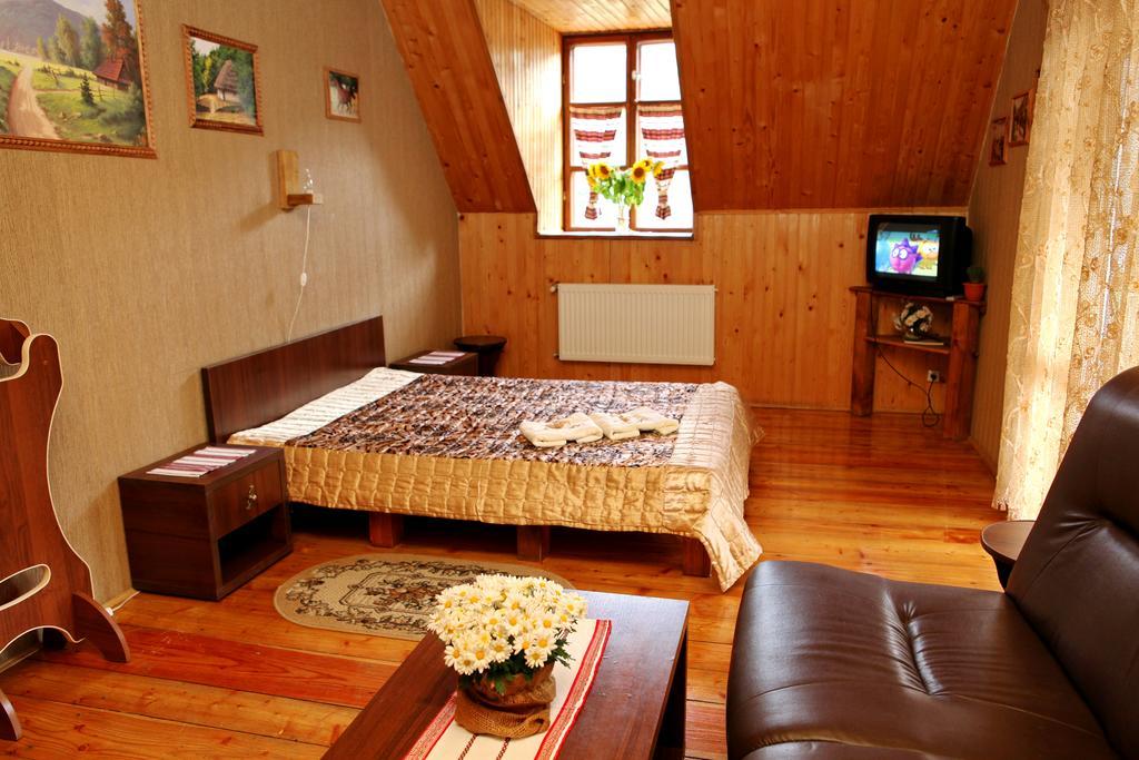 Bilya Richky Hotel Kamjanez-Podilskyj Exterior foto