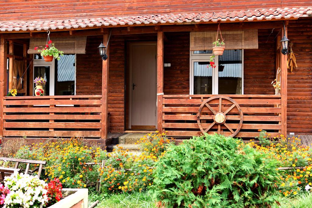 Bilya Richky Hotel Kamjanez-Podilskyj Exterior foto