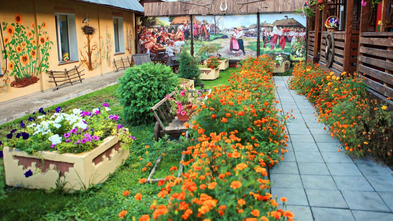 Bilya Richky Hotel Kamjanez-Podilskyj Exterior foto