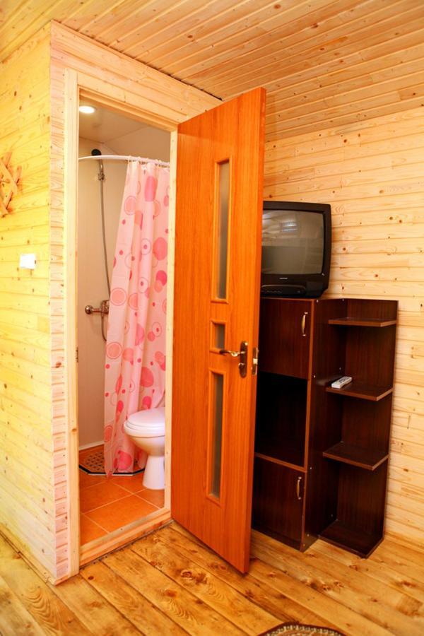 Bilya Richky Hotel Kamjanez-Podilskyj Exterior foto