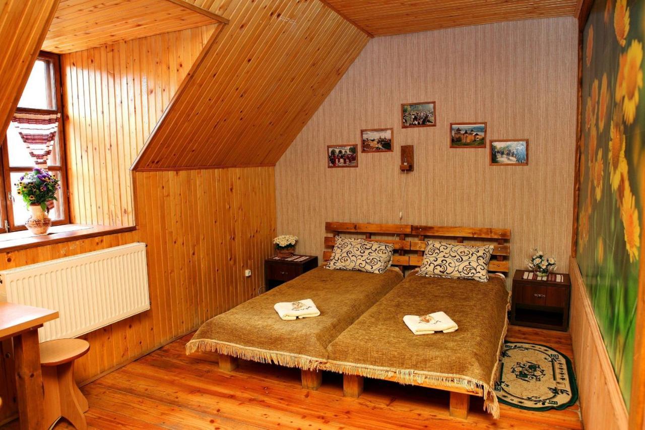 Bilya Richky Hotel Kamjanez-Podilskyj Exterior foto